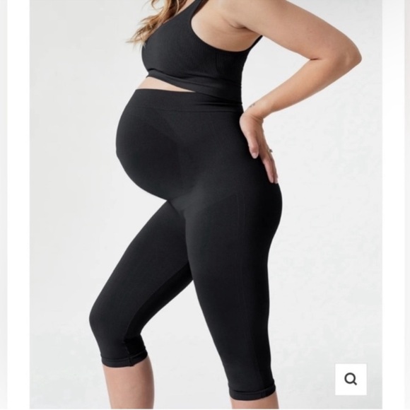 BLANQI Maternity Belly Support Capri Crop Leggings Black Everyday - Picture 1 of 4